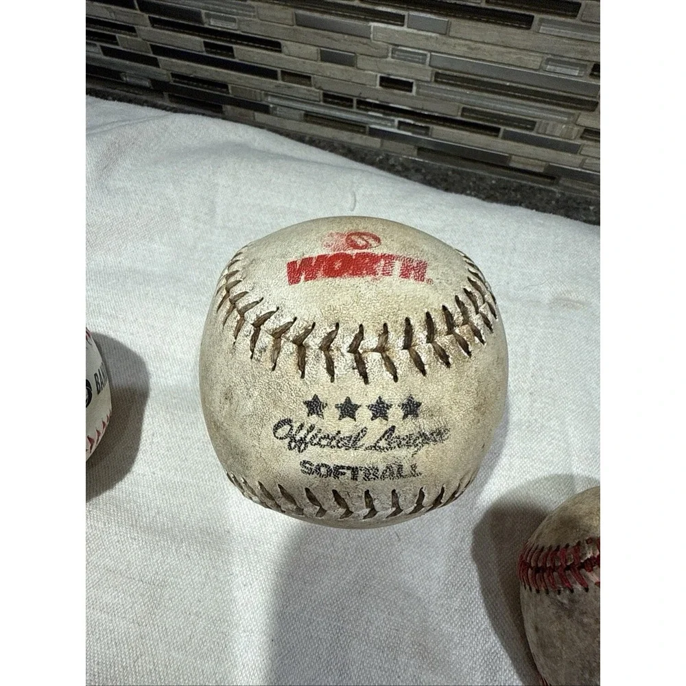 Lot Of 15 Baseballs & 1 Softball Diamond (4) Rawlings Worth Wilson Unbranded Vtg